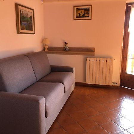 Appartamento Laura Brenzone sul Garda Exterior foto
